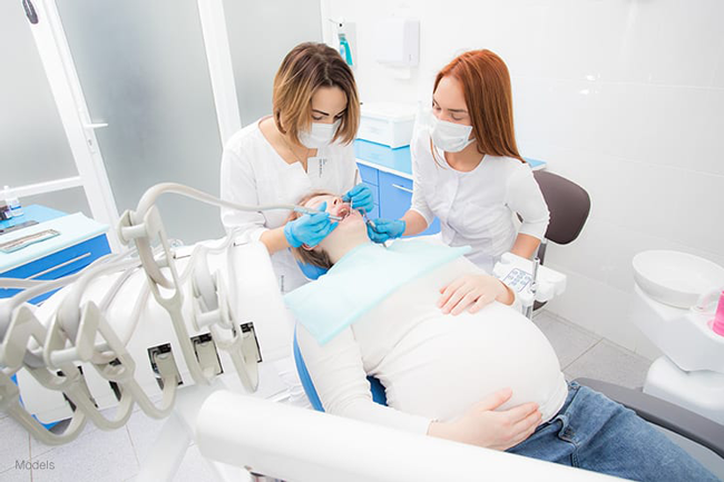 Pregnant women should have regular dental check-ups to promptly detect oral diseases during pregnancy.