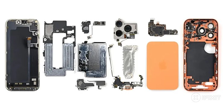 The phone has a repairability score of 7/10.